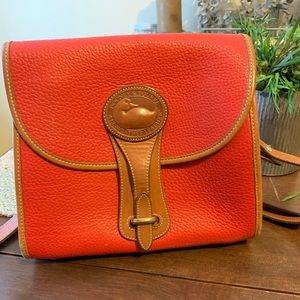 Vintage Dooney & Bourke cross body bag.
